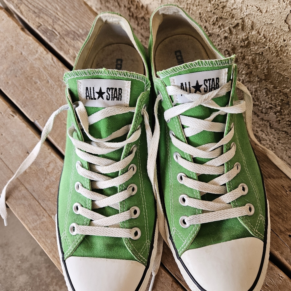 Converse Chuck Taylors size 12